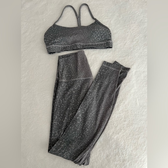 LULULEMON GRAY LEOPARD PRINT SET ALIGN SIZE 6, 28” FLOW Y BRA SIZE 8 - Picture 1 of 2